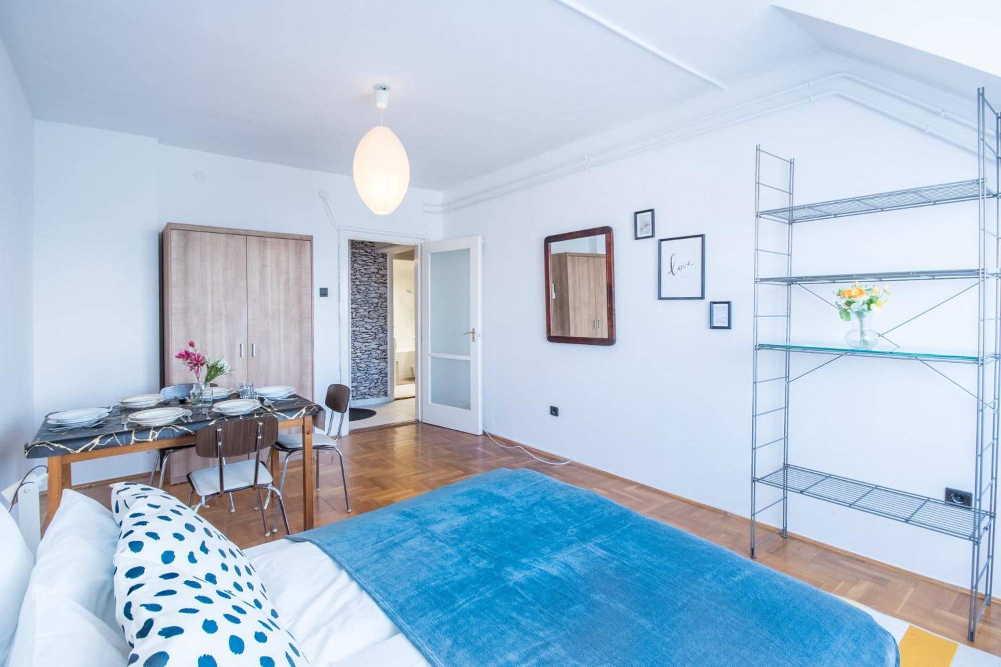 Green - Easy Parking - Quiet Sleep Apartment