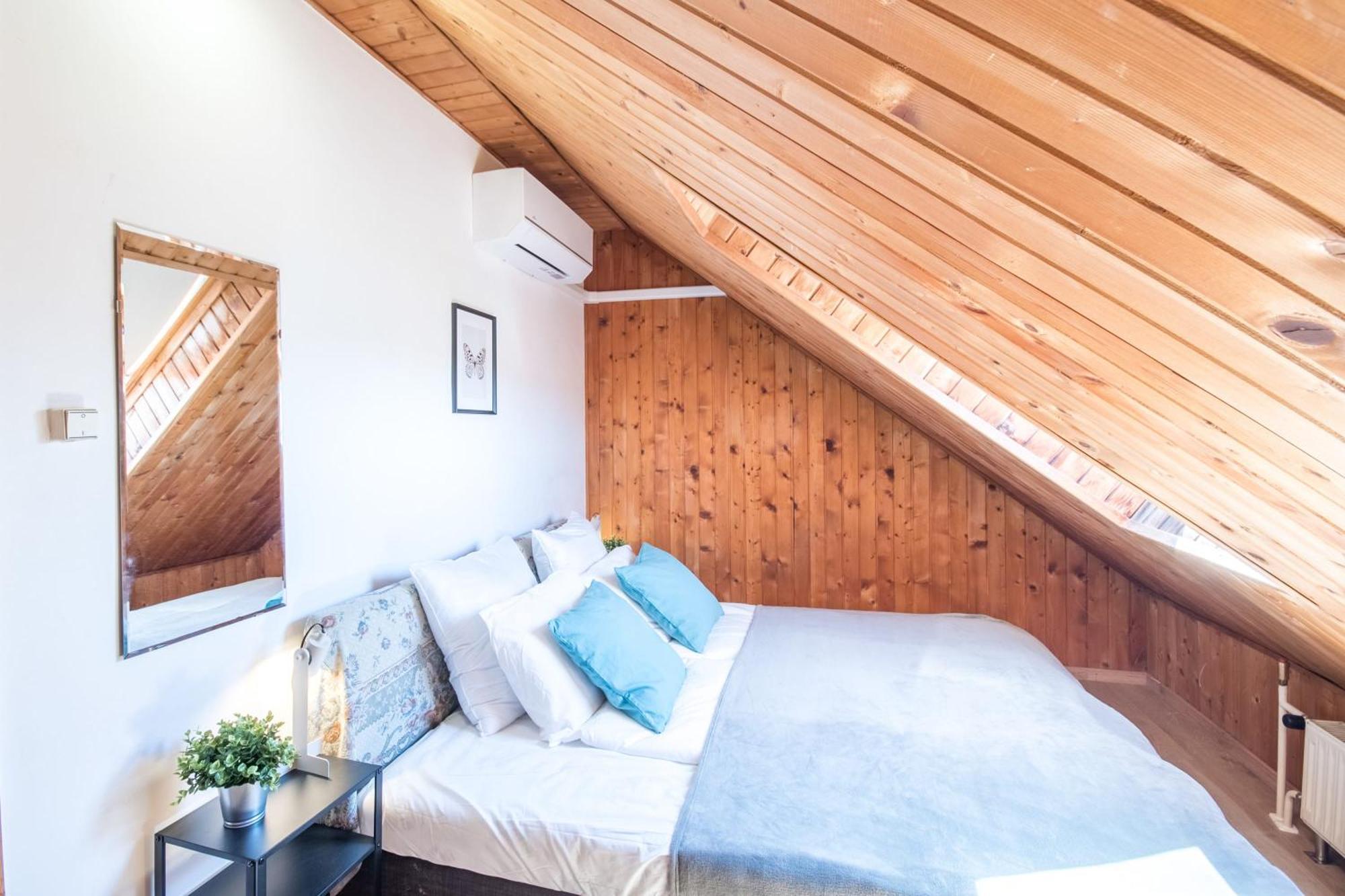 Green - Easy Parking - Quiet Sleep Appartement Boedapest